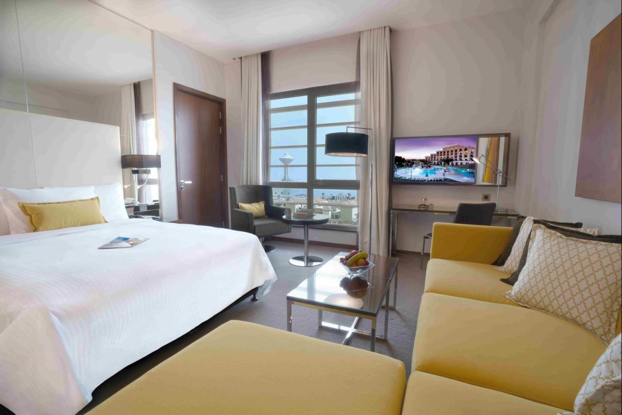 Centro Corniche Al Khobar By Rotana Hotel Exterior photo