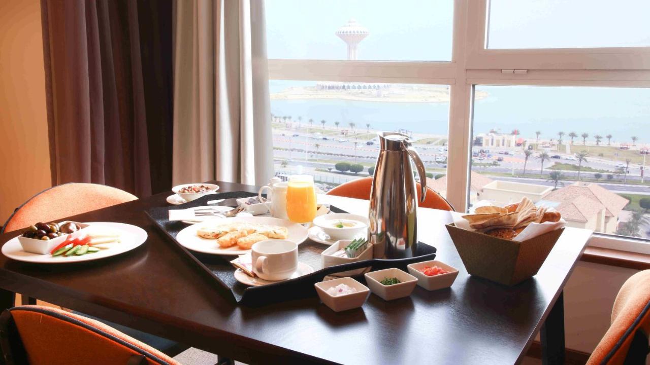 Centro Corniche Al Khobar By Rotana Hotel Exterior photo